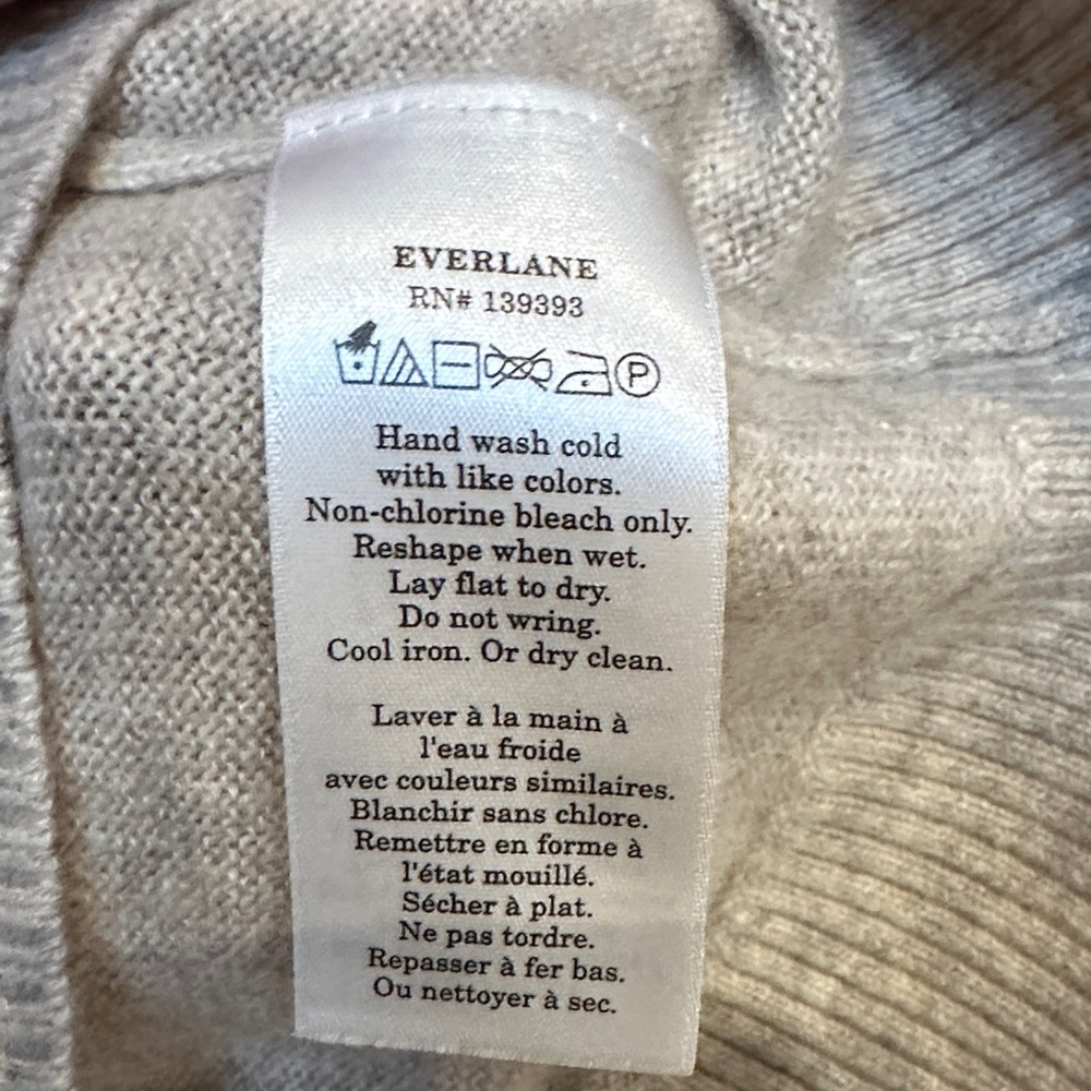 Everlane oatmeal V-Neck Sweater - Picture 3 of 6